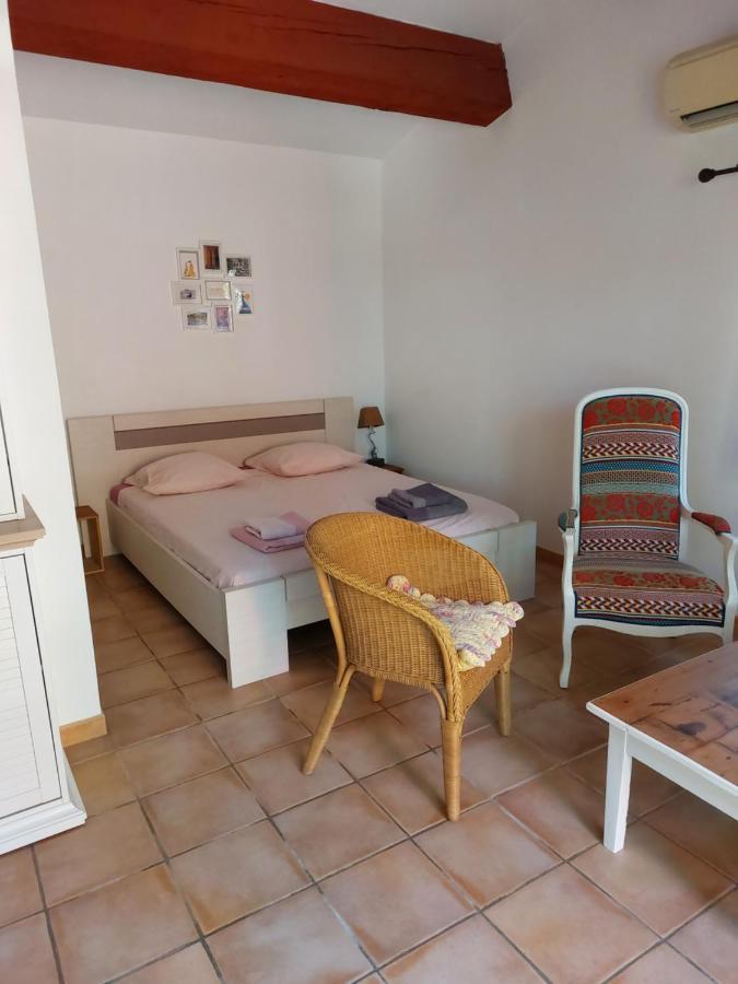 Petite Maison Entre Sanary Et Bandol Exteriör bild